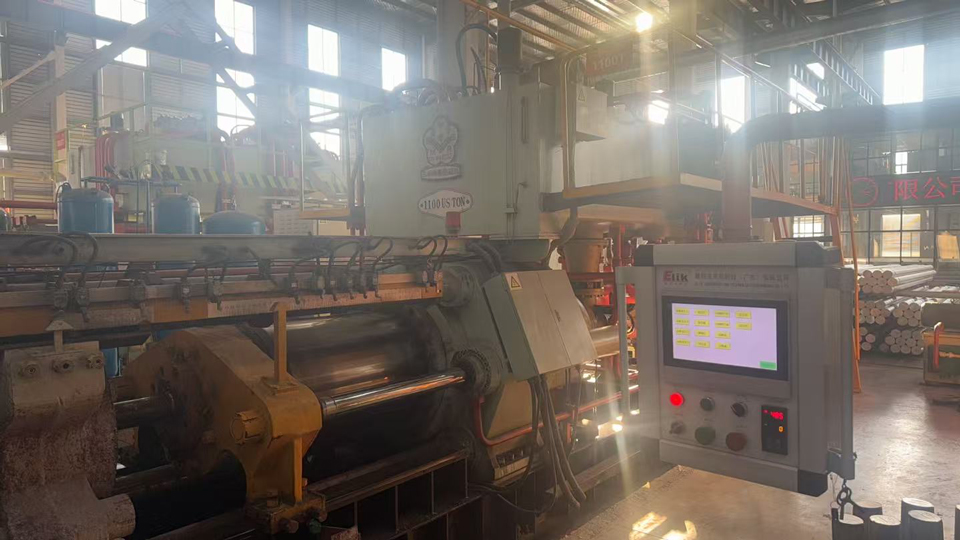 1100吨挤压生产线